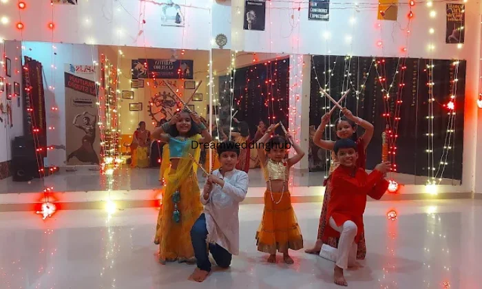 Paritian dance academy budaun